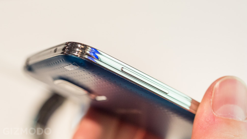 Illustration for article titled Samsung Galaxy S5 Hands On: A Tiny Dimpled Step Into the Future